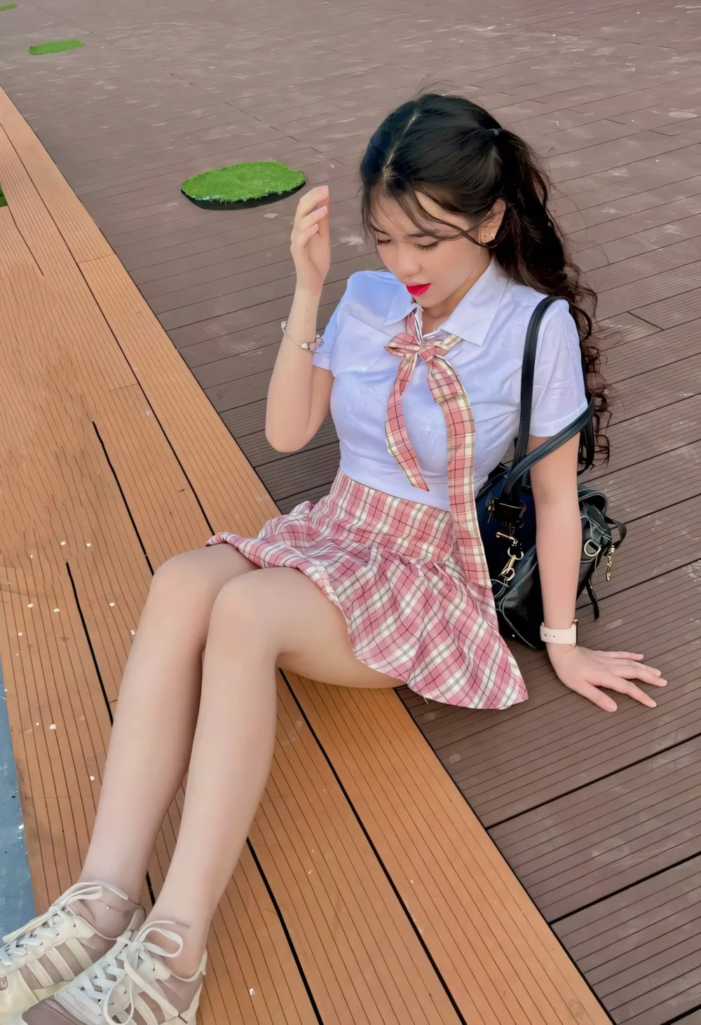 anh nu sinh mac vay ngan 1